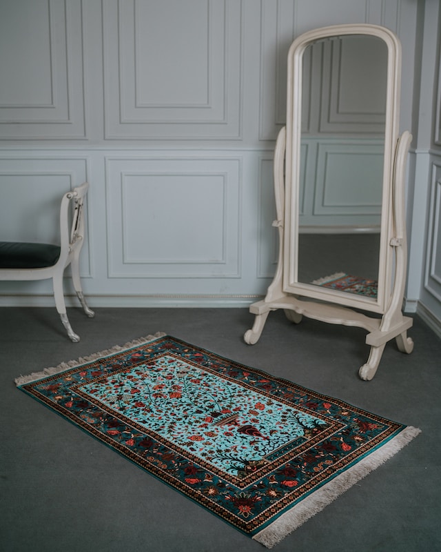 Analysis of the various sizes and shapes available in Western brand floor rugs